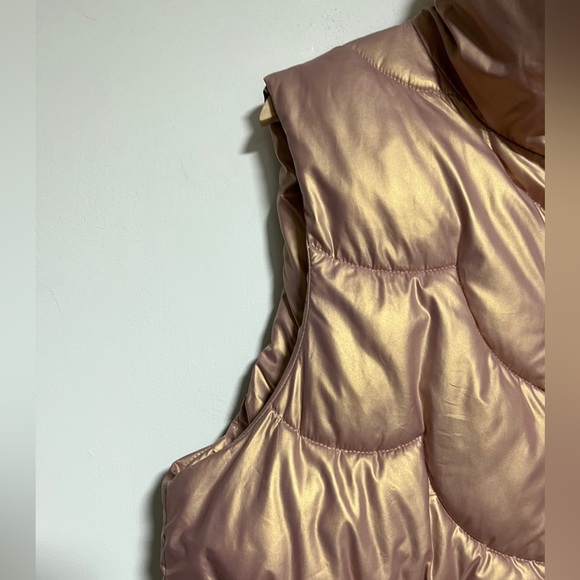 Metallic Rose Gold Puffer Vest – Women’s (Fits M/L) – Cinched Waist - Picture 4 of 9
